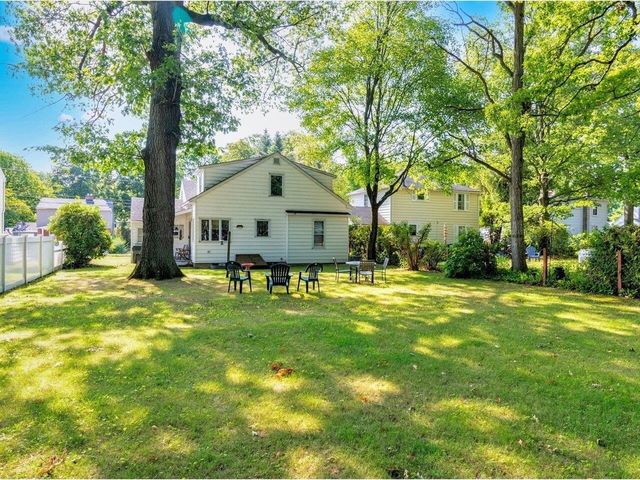 76 Woodbury Road, Burlington, VT 05408