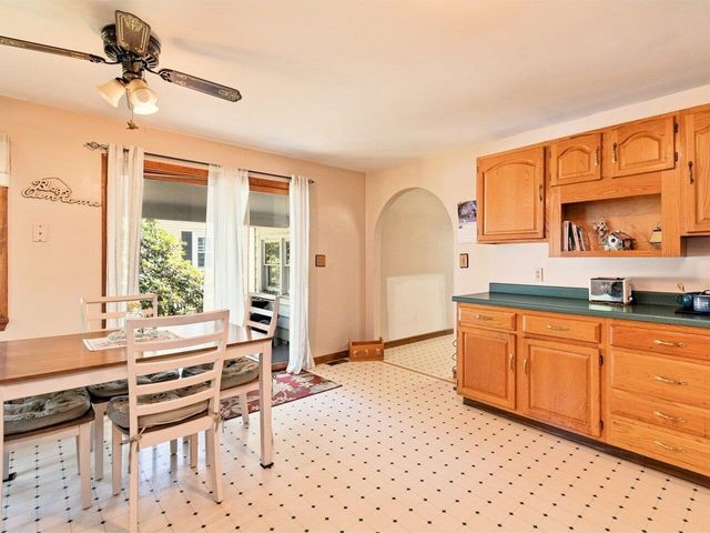 76 Woodbury Road, Burlington, VT 05408