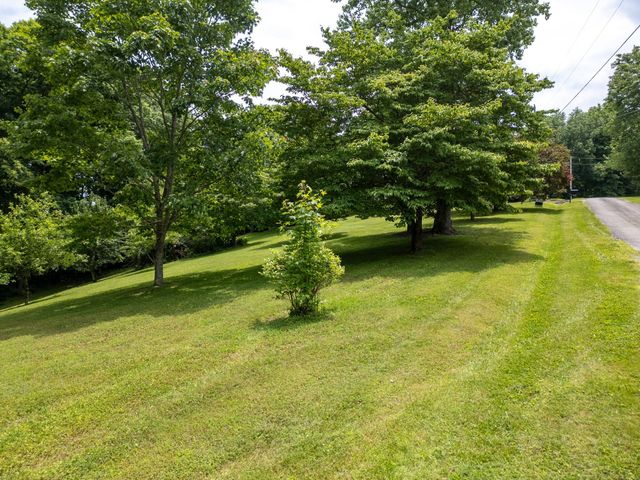 1 Lafever Ridge Rd, Silver Point, TN 38582
