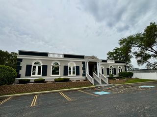 640 E Saint Charles Road 205, Carol Stream, IL 60188