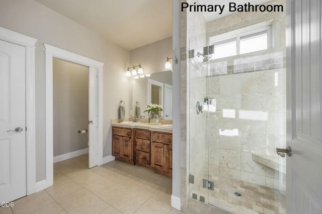 410 Lone Oak Drive, Medford, OR 97504