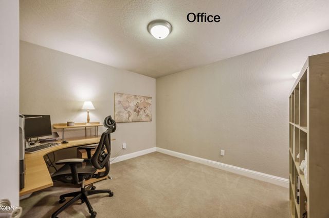 410 Lone Oak Drive, Medford, OR 97504