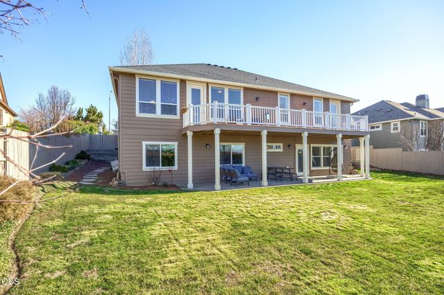 410 Lone Oak Drive, Medford, OR 97504