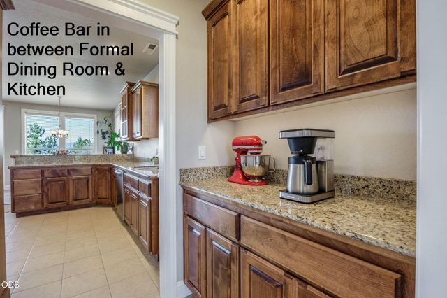 410 Lone Oak Drive, Medford, OR 97504
