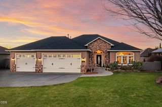 410 Lone Oak Drive, Medford, OR 97504