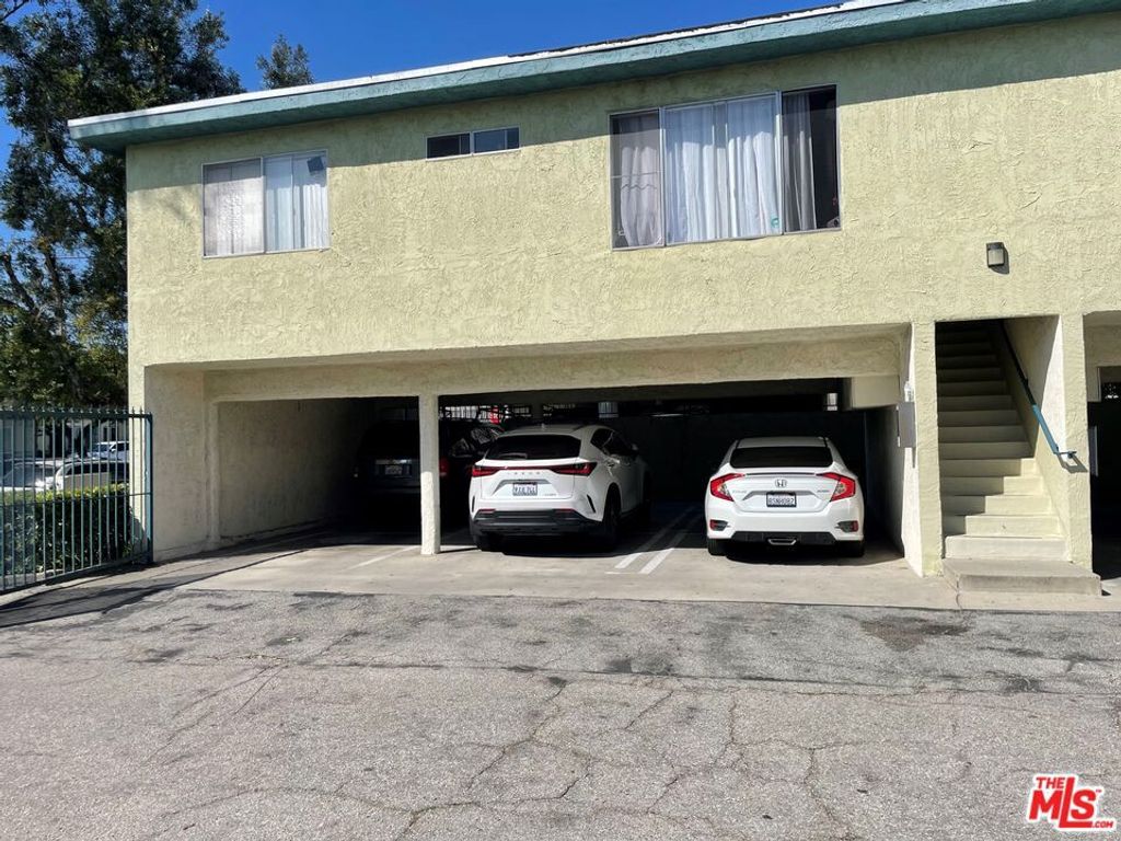 Image 10 of property listing at 1651 W 206th Street, Torrance, CA 90501