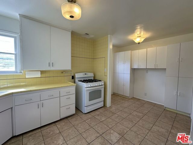 5468 W 120th Street, Hawthorne, CA 90250