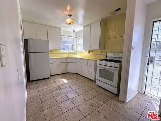 5468 W 120th Street, Hawthorne, CA 90250