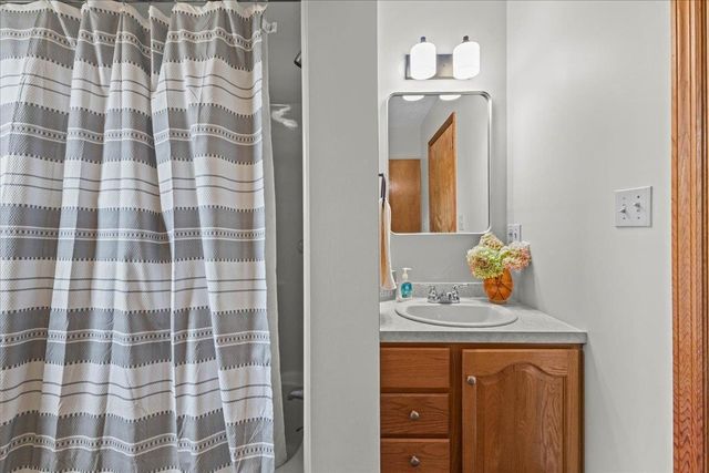 22 Ashton Drive, St. Albans Town, VT 05478