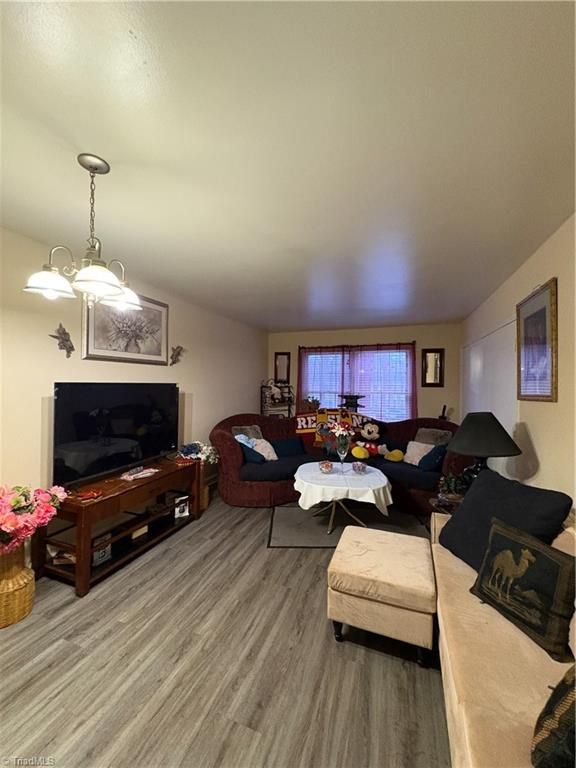 2890 Carriage Drive F, Winston-salem, NC 27106