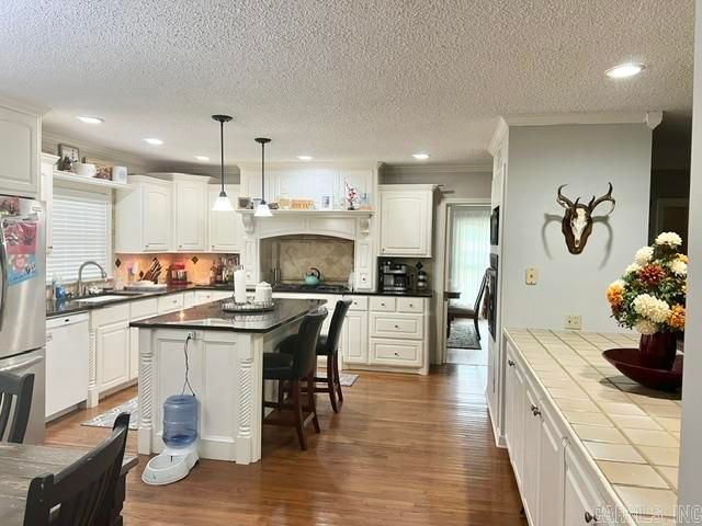 594 Lakeside, Camden, AR 71701