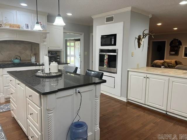594 Lakeside, Camden, AR 71701