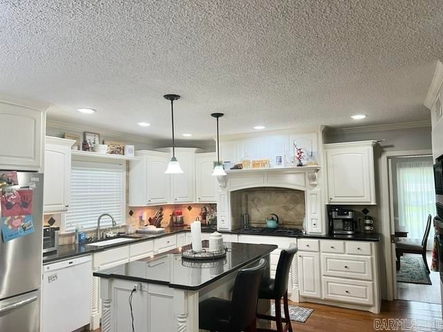 594 Lakeside, Camden, AR 71701