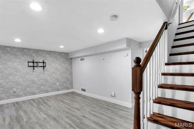 4422 Pegasus Dr, Oakville, MO 63129