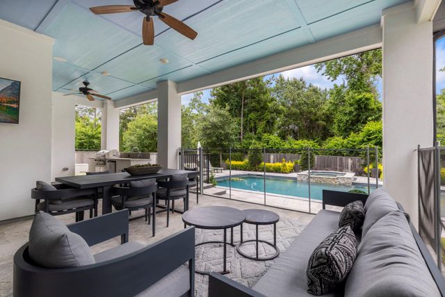 7 Peerless Point Place, Tomball, TX 77375