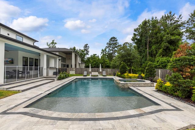 7 Peerless Point Place, Tomball, TX 77375