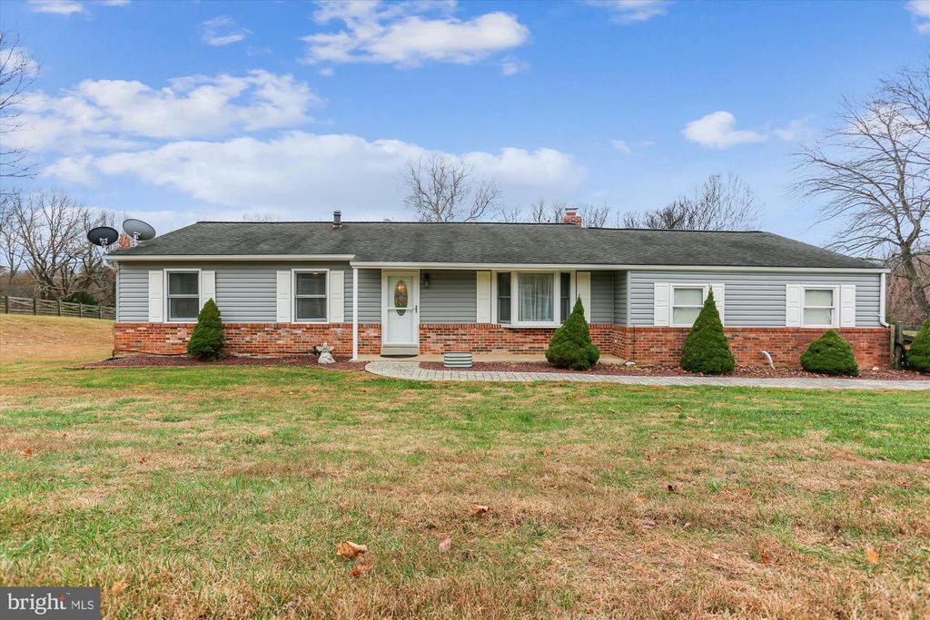 11377 CANARY DR, Ijamsville, MD 21754