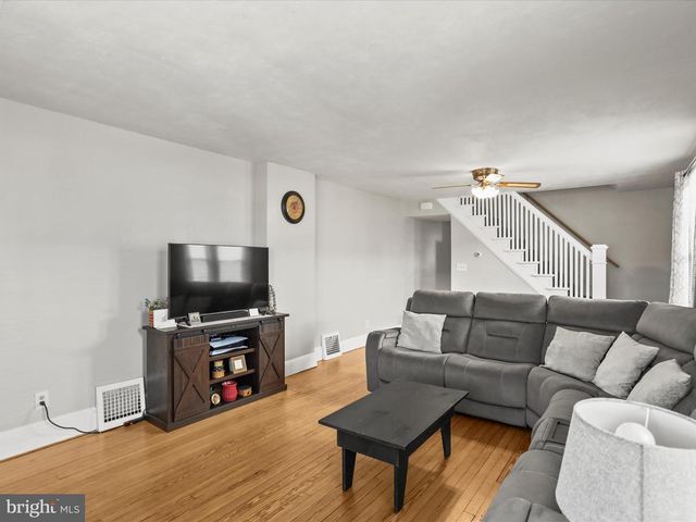 553 MCALLISTER ST, Hanover, PA 17331