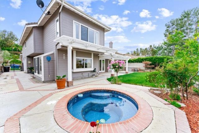 2634 N Waterford, Orange, CA 92867