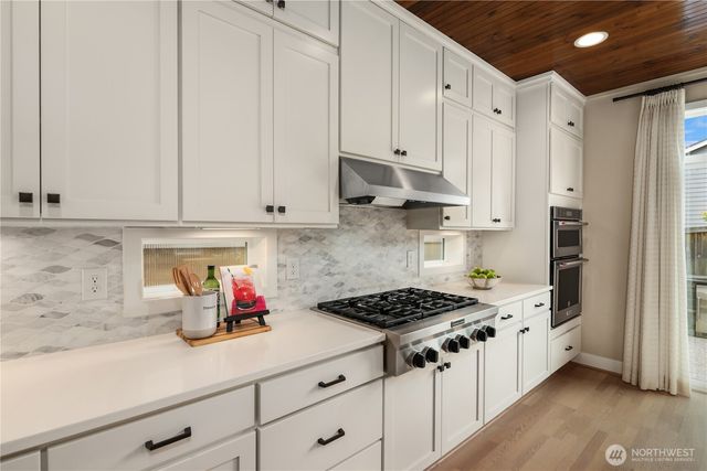 1444 242nd Avenue NE, Sammamish, WA 98074