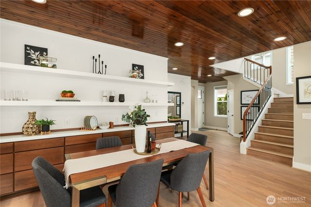 1444 242nd Avenue NE, Sammamish, WA 98074