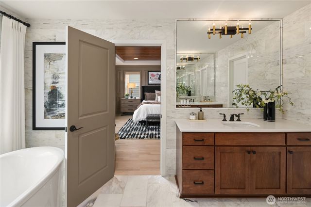 1444 242nd Avenue NE, Sammamish, WA 98074