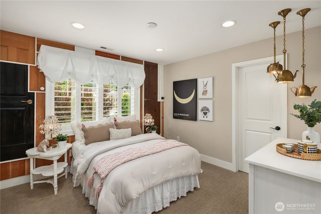 1444 242nd Avenue NE, Sammamish, WA 98074