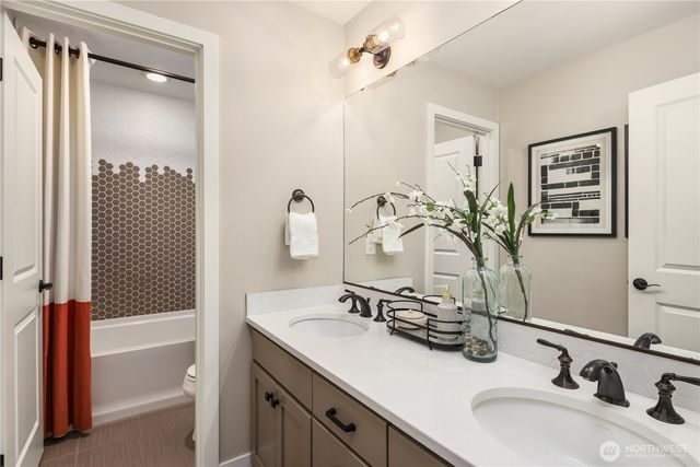 1444 242nd Avenue NE, Sammamish, WA 98074