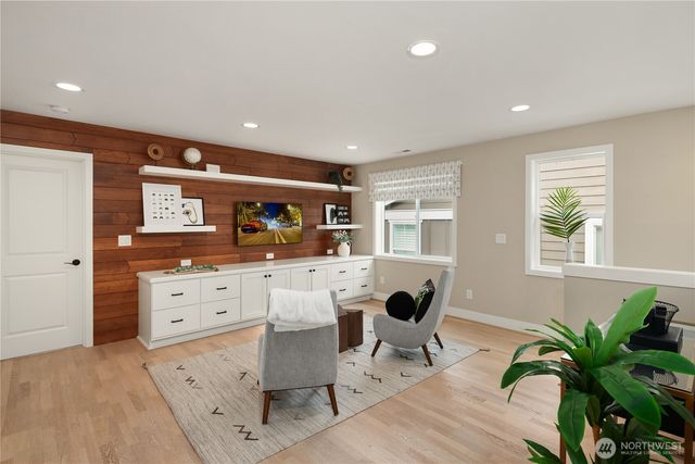 1444 242nd Avenue NE, Sammamish, WA 98074