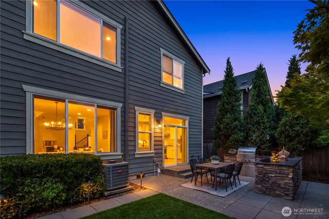 1444 242nd Avenue NE, Sammamish, WA 98074