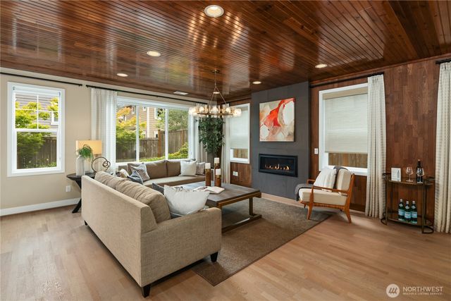 1444 242nd Avenue NE, Sammamish, WA 98074