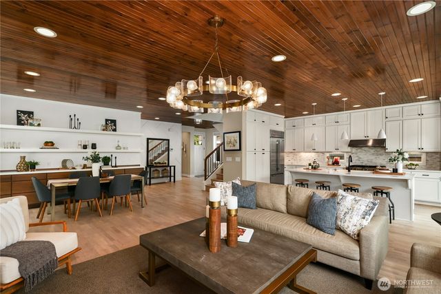 1444 242nd Avenue NE, Sammamish, WA 98074