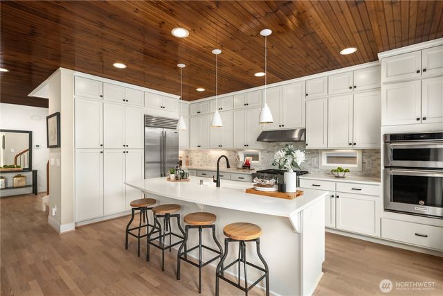 1444 242nd Avenue NE, Sammamish, WA 98074