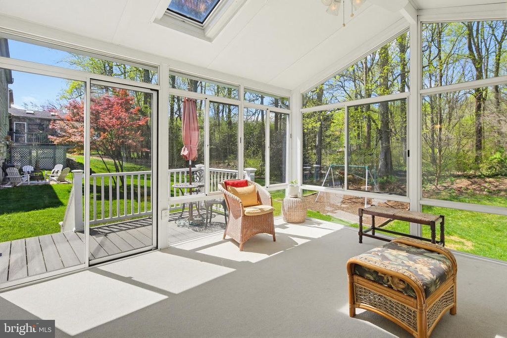 Image 10 of property listing at 10525 PATUXENT RIDGE WAY, Laurel, MD 20723