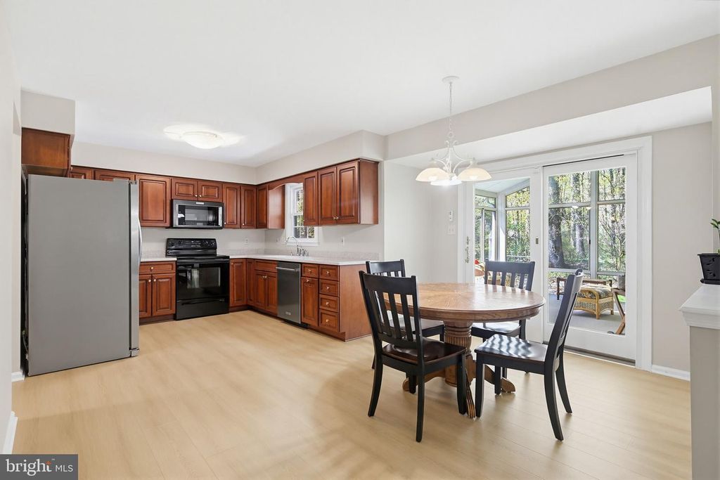 Image 22 of property listing at 10525 PATUXENT RIDGE WAY, Laurel, MD 20723