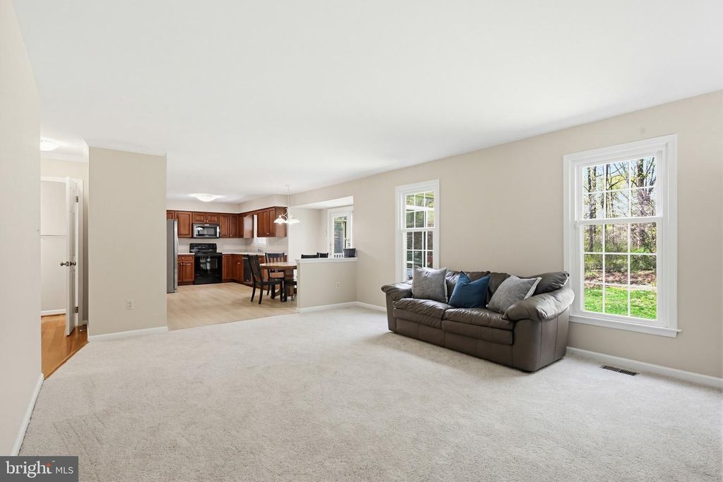 Image 26 of property listing at 10525 PATUXENT RIDGE WAY, Laurel, MD 20723