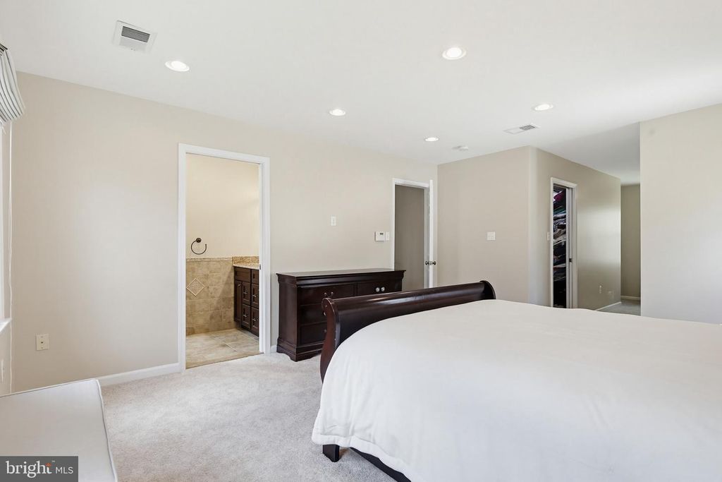 Image 35 of property listing at 10525 PATUXENT RIDGE WAY, Laurel, MD 20723