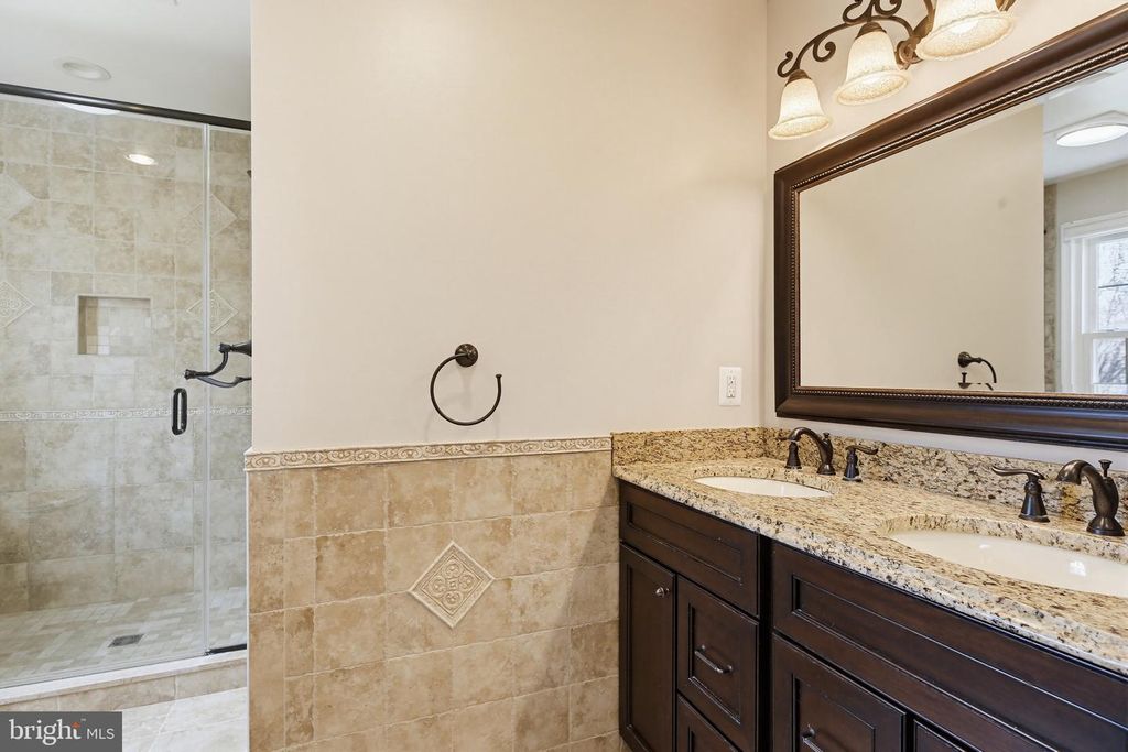 Image 8 of property listing at 10525 PATUXENT RIDGE WAY, Laurel, MD 20723