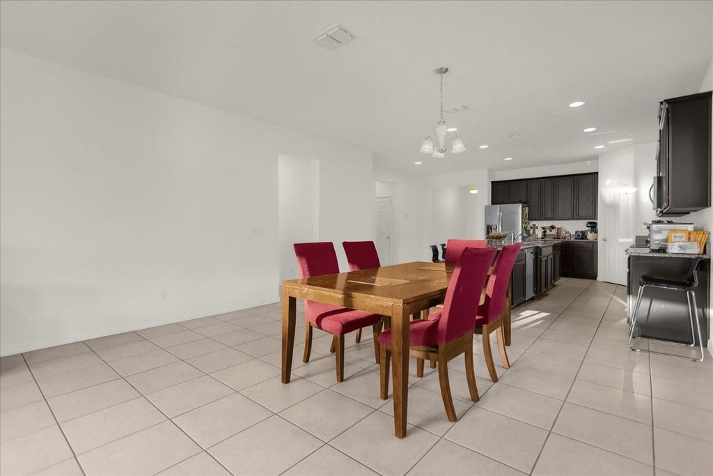 Image 9 of property listing at 12112 SAWGRASS RESERVE BOULEVARD, Orlando, FL 32824
