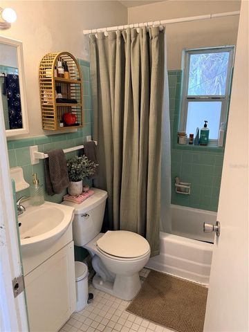 1004 PALMER STREET, Orlando, FL 32801