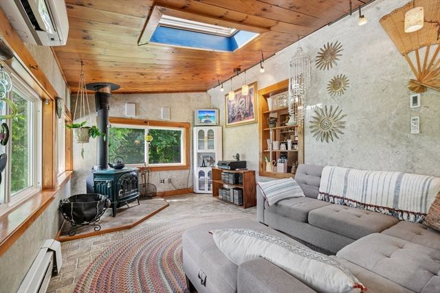 39 Water Street, Freetown, MA 02702