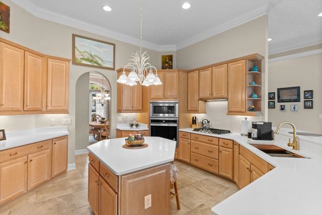 913 Morrall Dr., North Myrtle Beach, SC 29582