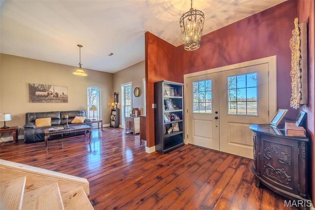 15650 HWY WW, Lebanon, MO 65536