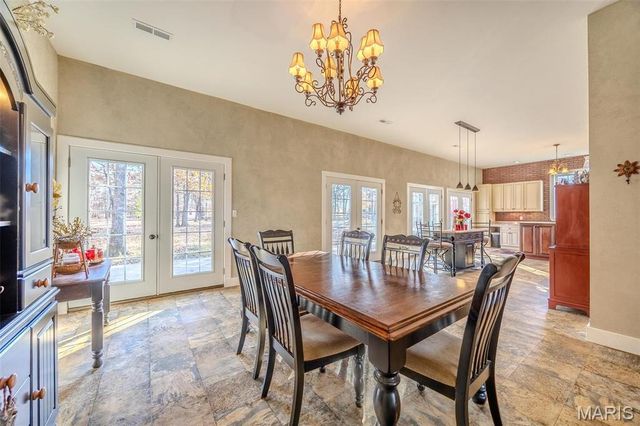 15650 HWY WW, Lebanon, MO 65536