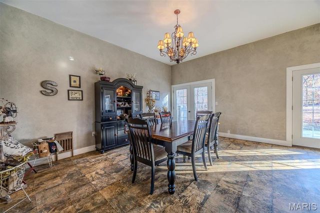 15650 HWY WW, Lebanon, MO 65536