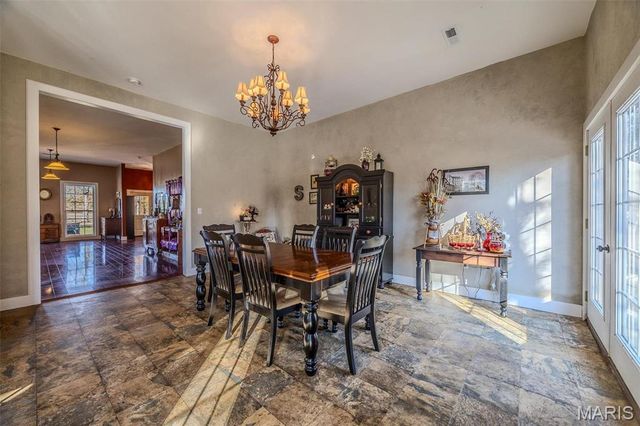 15650 HWY WW, Lebanon, MO 65536