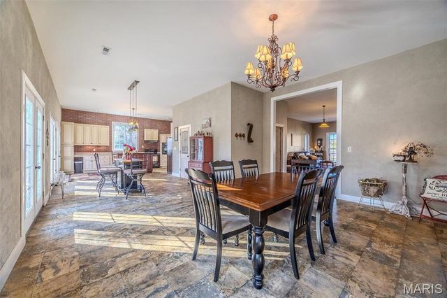 15650 HWY WW, Lebanon, MO 65536