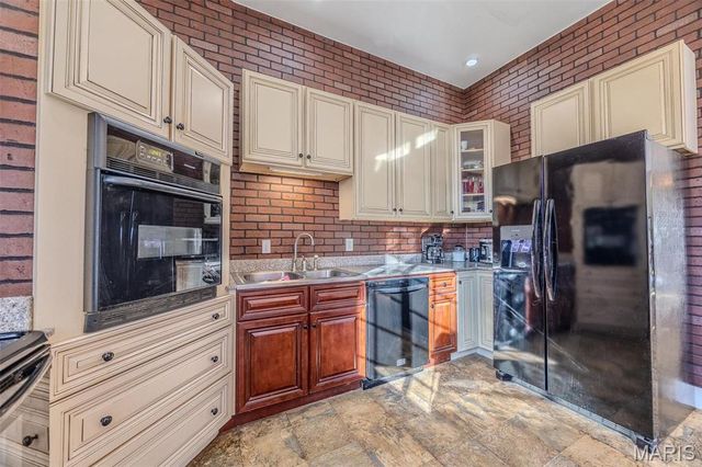 15650 HWY WW, Lebanon, MO 65536