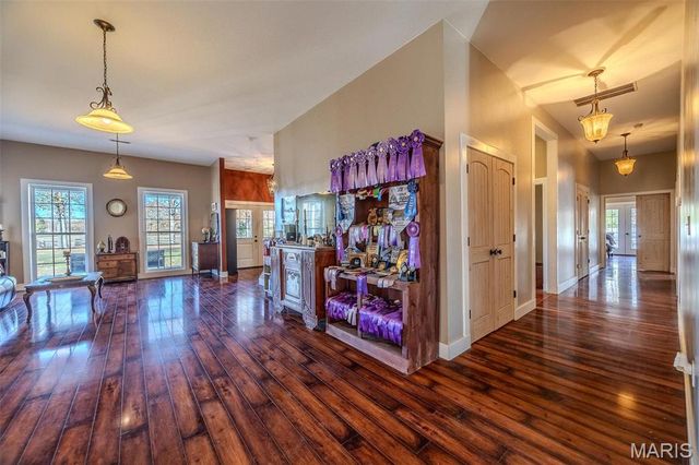 15650 HWY WW, Lebanon, MO 65536