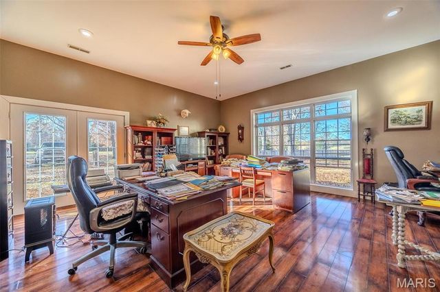 15650 HWY WW, Lebanon, MO 65536